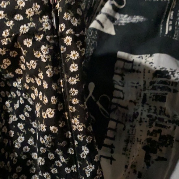 High waisted skirt w/built in shorts - Picture 2 of 3